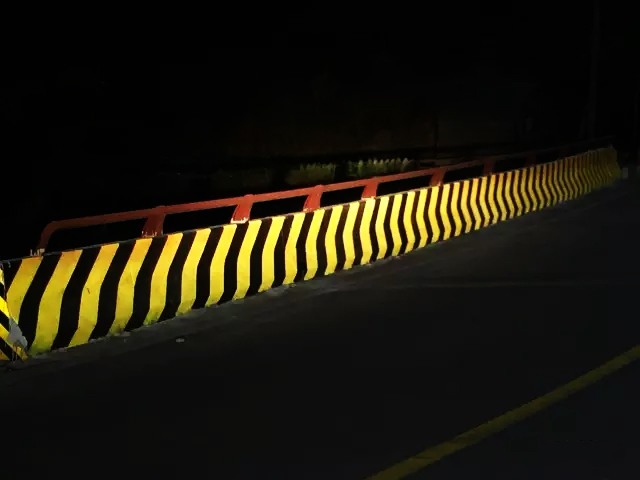 高速道路反光涂料