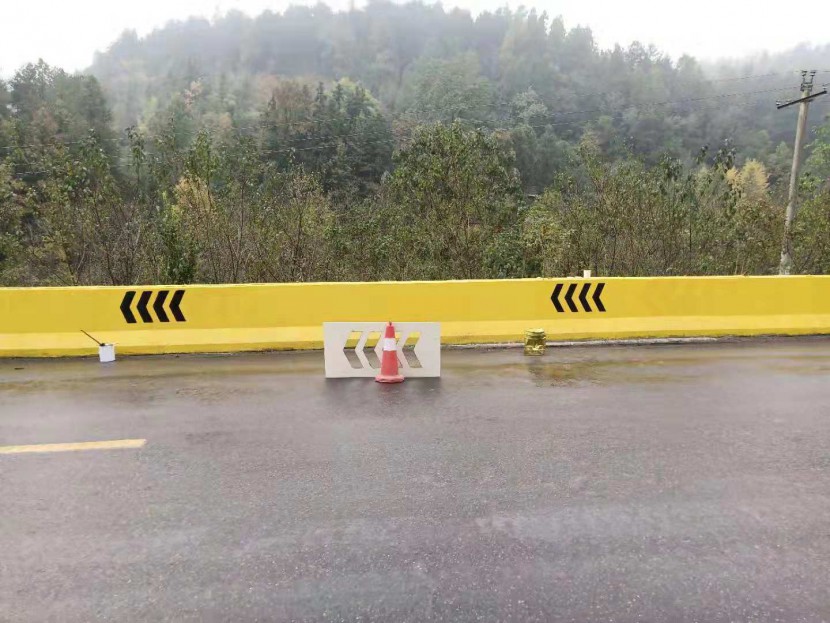 道路防护反光漆